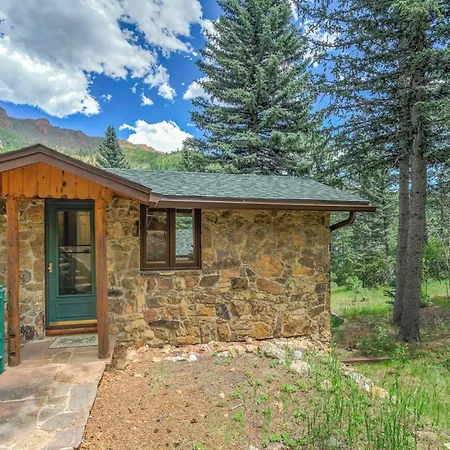 Pikes Peak Stone Cottage - Hot Tub & Game Room